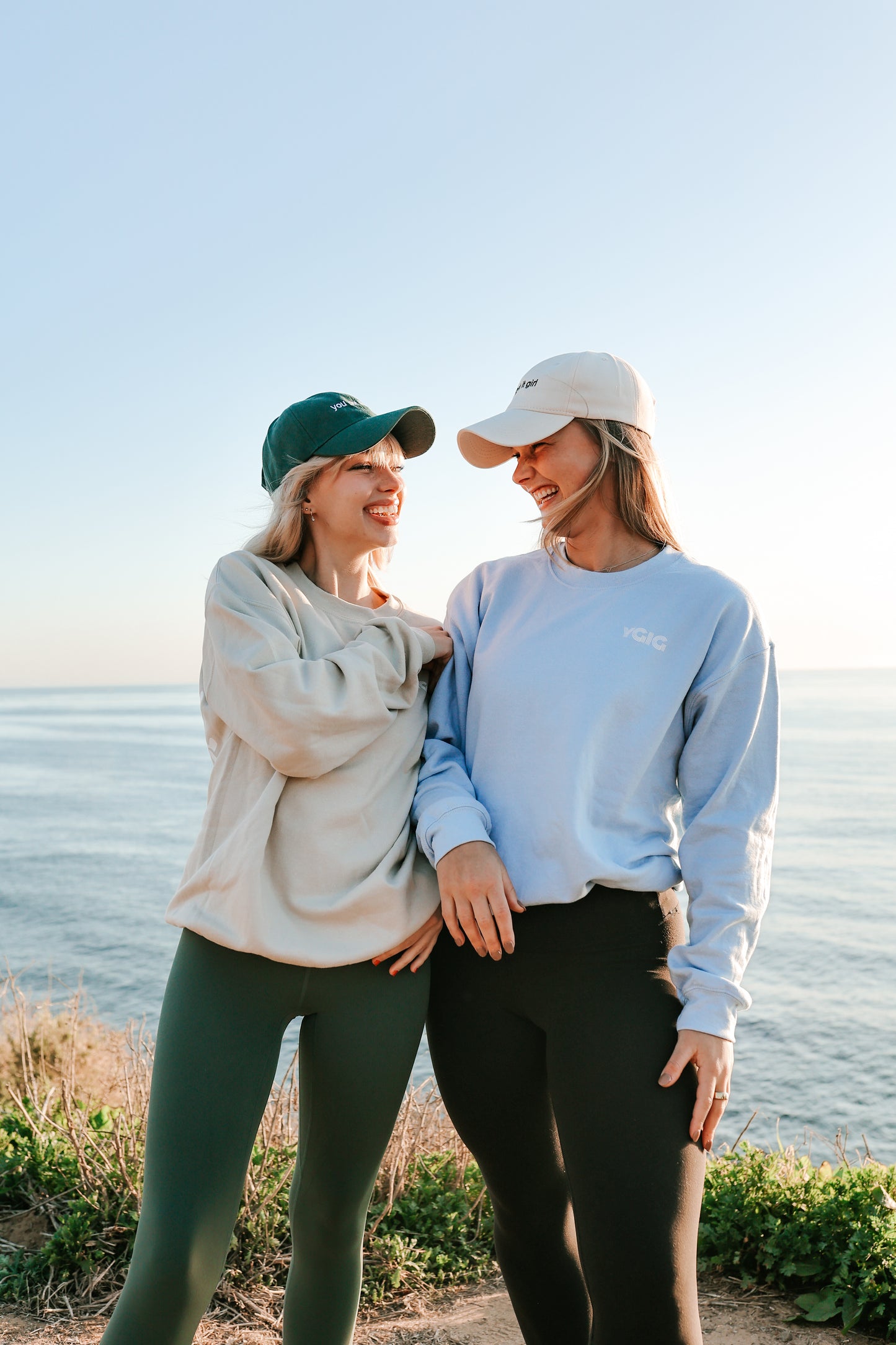 BABY BLUE - GROOVY SWEATSHIRT