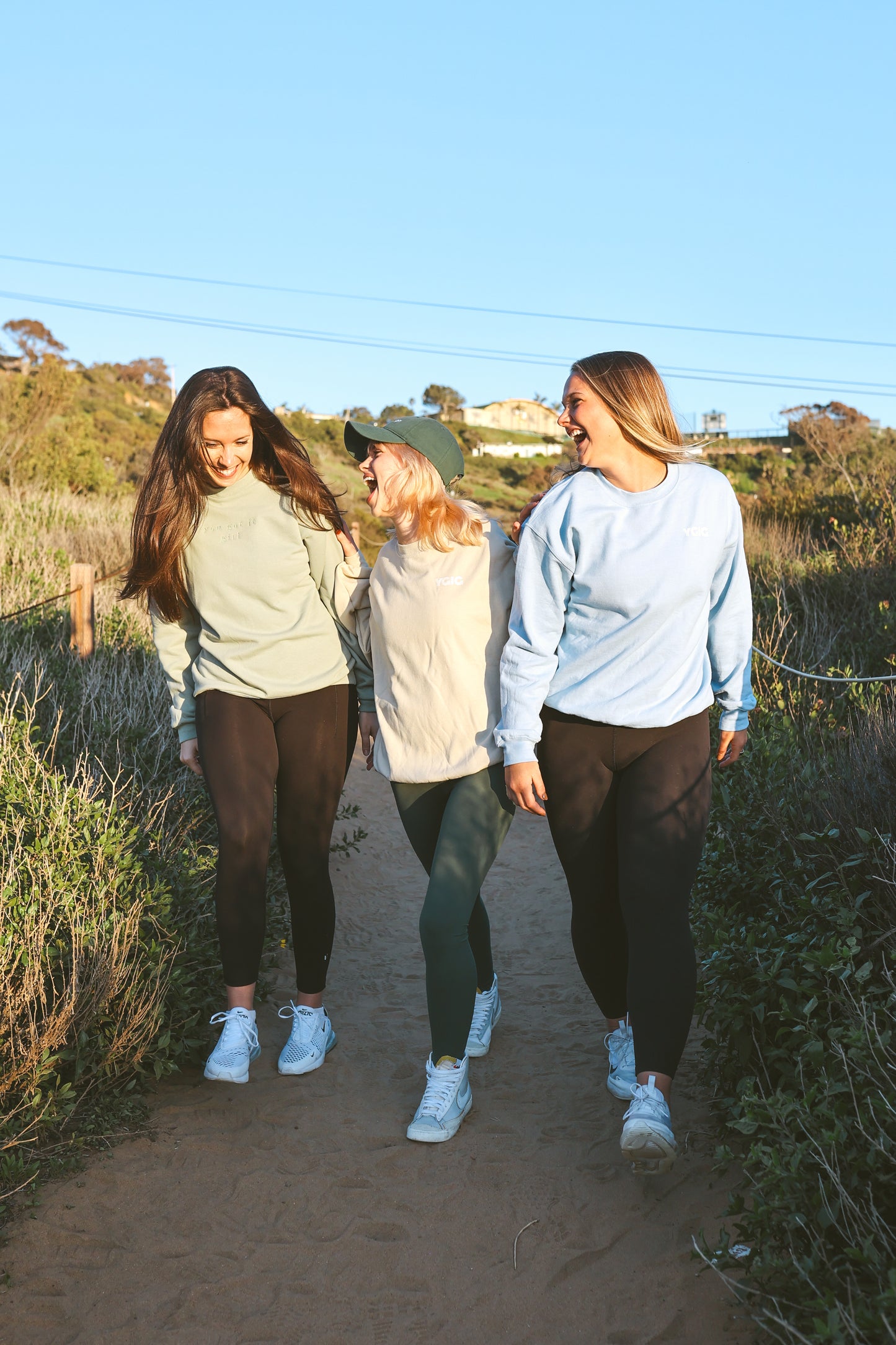BABY BLUE - GROOVY SWEATSHIRT