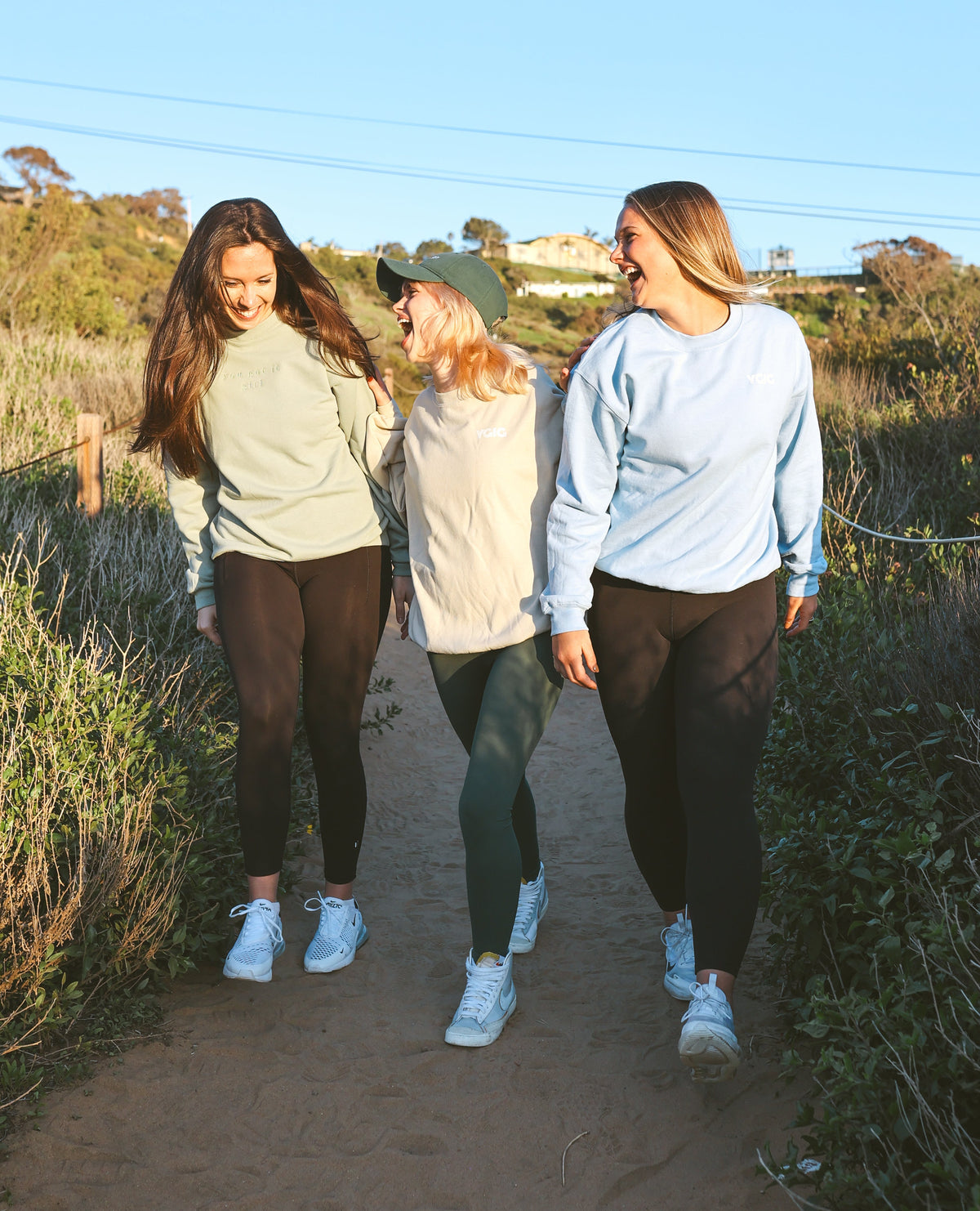 BABY BLUE - GROOVY SWEATSHIRT