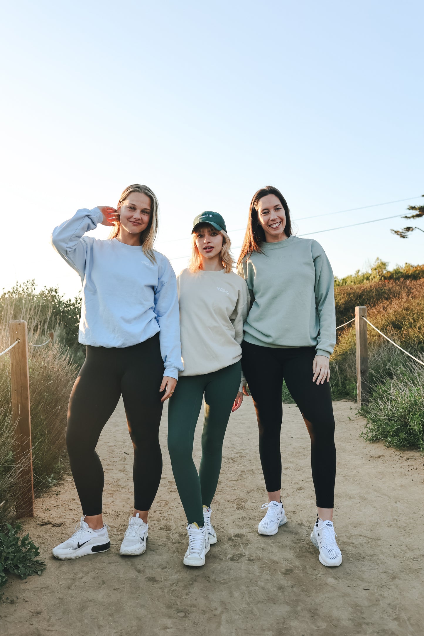 BABY BLUE - GROOVY SWEATSHIRT